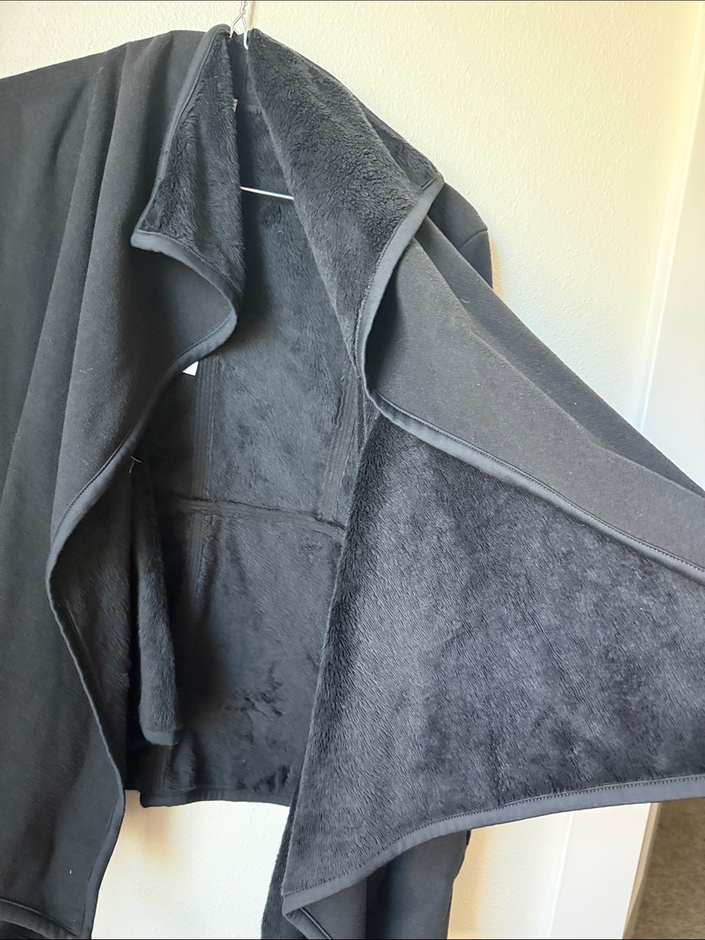 Lululemon jacket - Picture 4 of 4